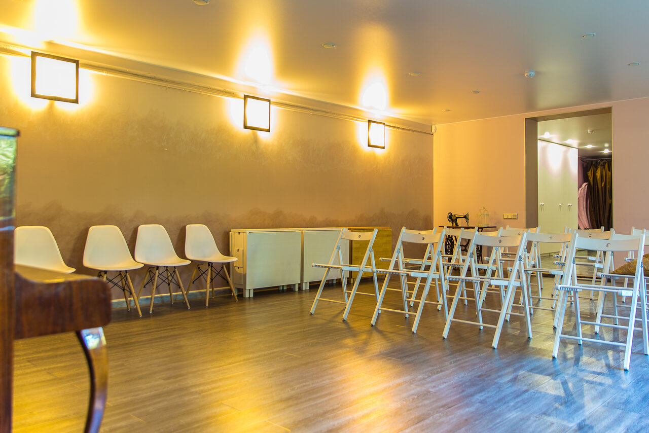 Арендовать  Loft with kitchen and surroundings