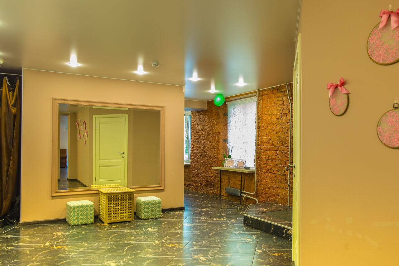 Арендовать  Loft with kitchen and surroundings