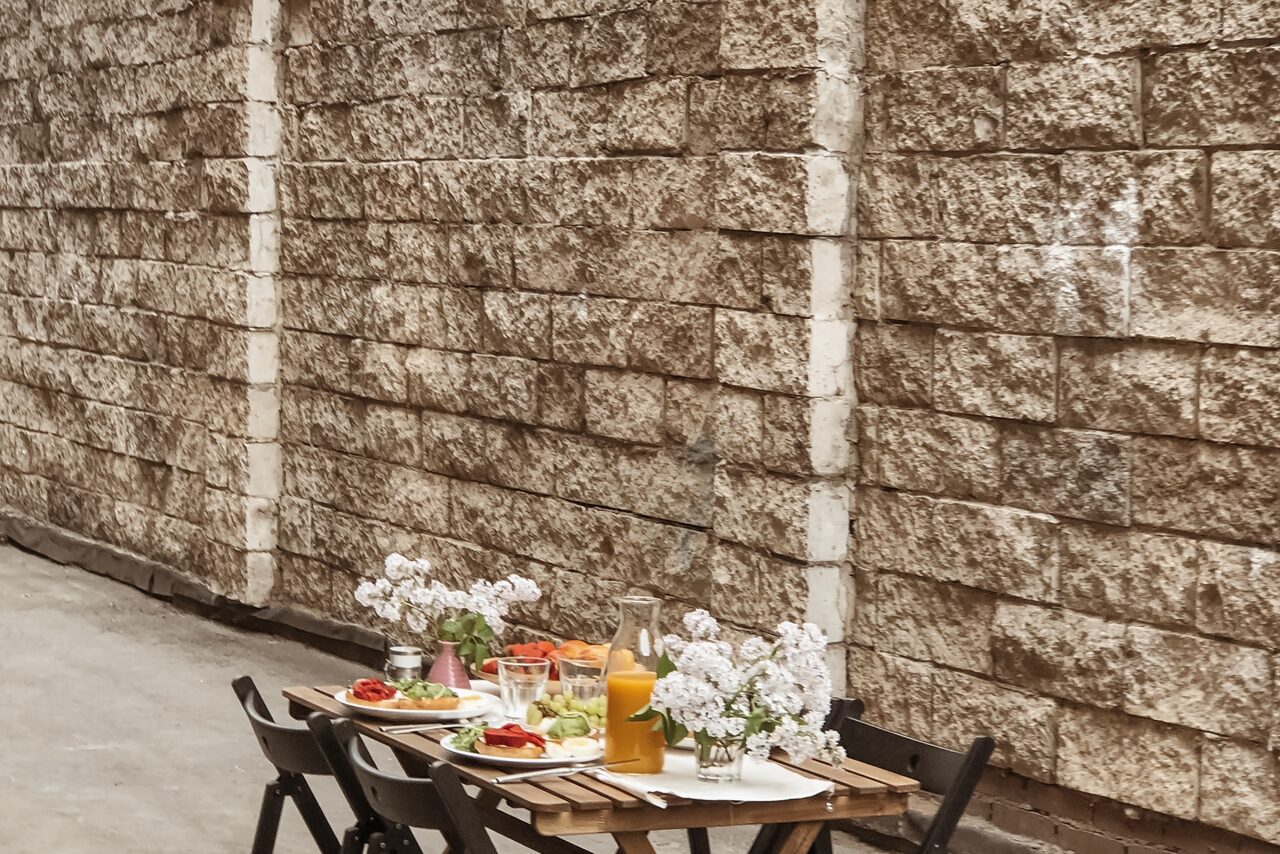 Арендовать Simple Point Лофт из белого кирпича 