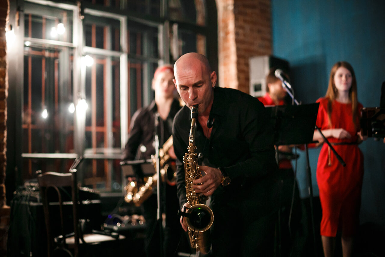 Арендовать БАХРУШИНЪ LOFT. Лофт с арочными окнами 