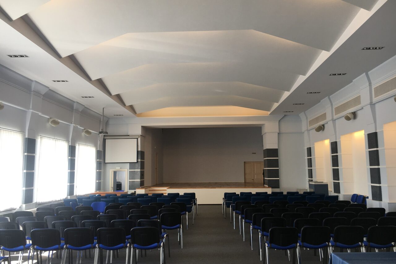 Арендовать Конференц-зал со сценой в Екб