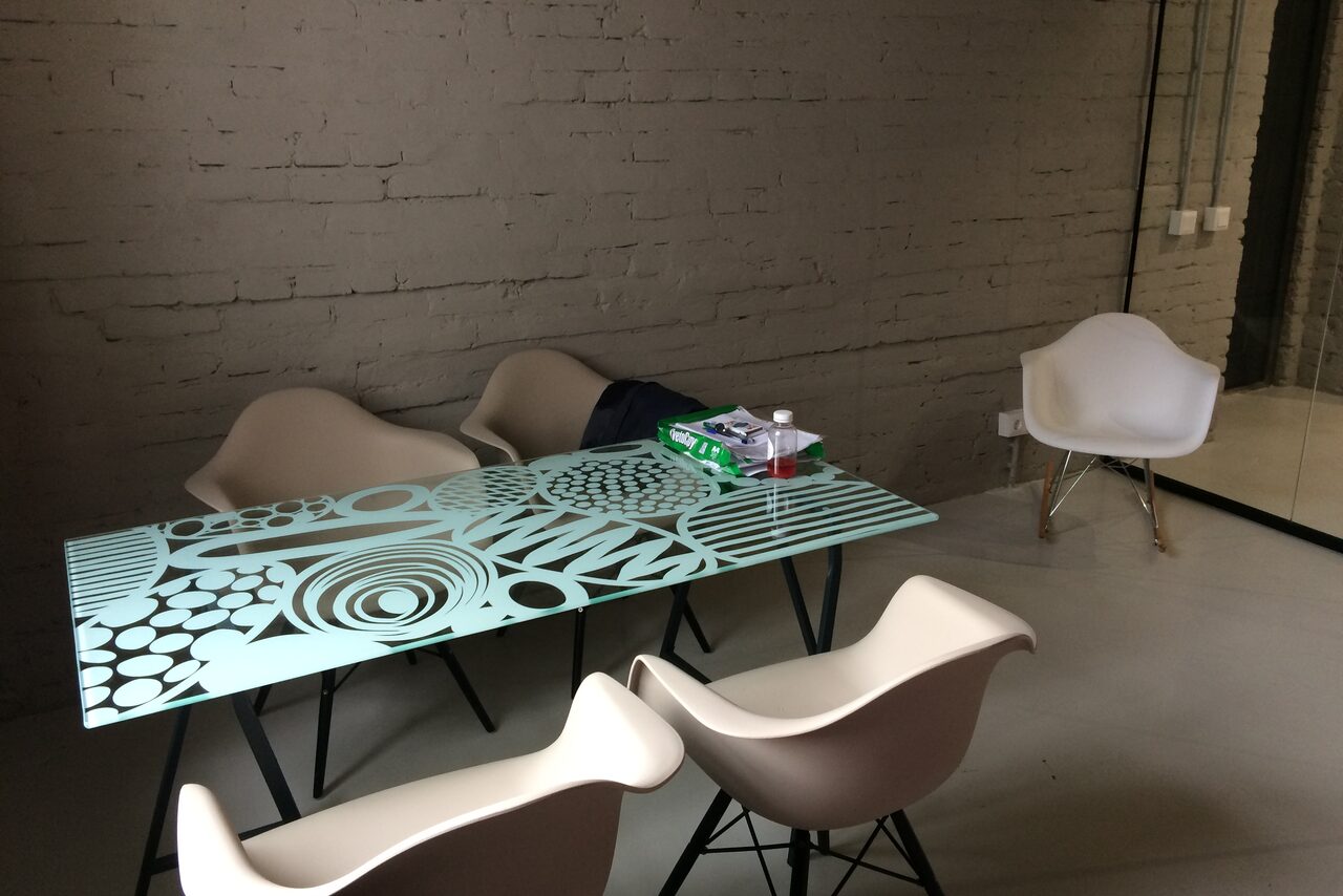 Арендовать Лофт-аудитории для репетиторов иностранных языков.