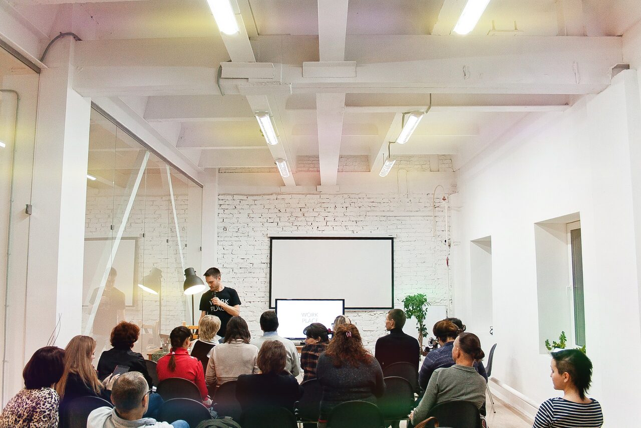 Арендовать Grand WORKPLACE Стильный образовательный лофт 