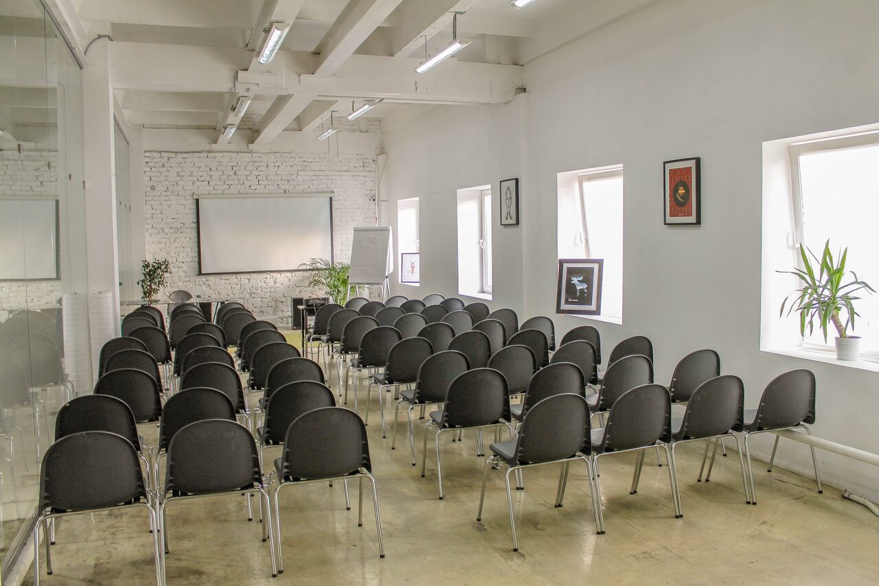 Арендовать Grand WORKPLACE Стильный образовательный лофт 