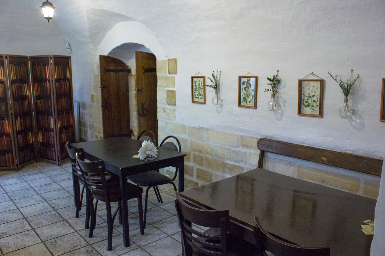 Арендовать Андеграунд клуб Гарцующий Дредноут