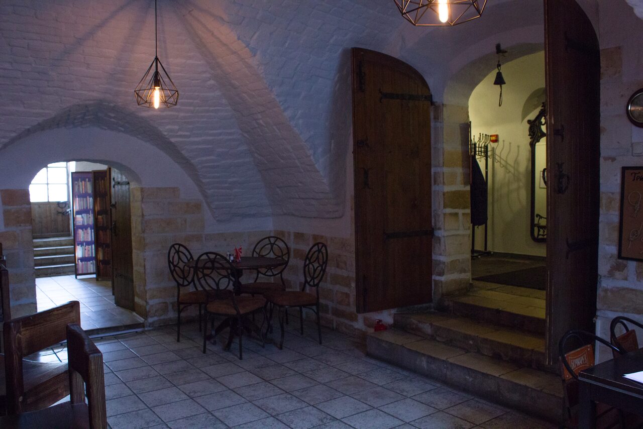 Арендовать Андеграунд клуб Гарцующий Дредноут