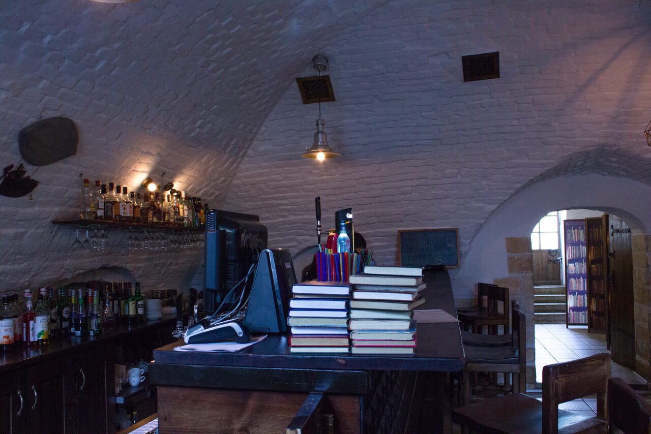 Арендовать Андеграунд клуб Гарцующий Дредноут