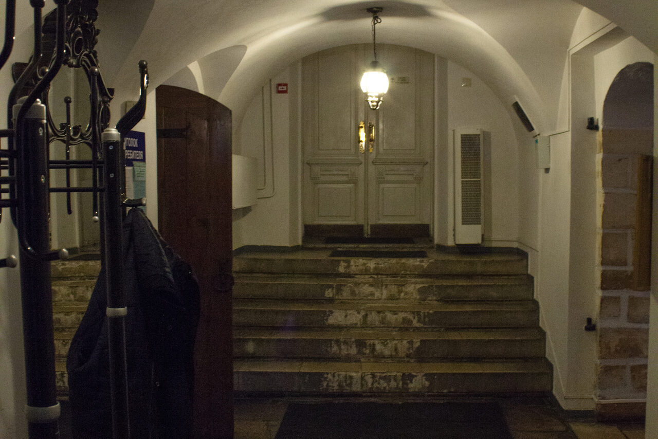 Арендовать Андеграунд клуб Гарцующий Дредноут