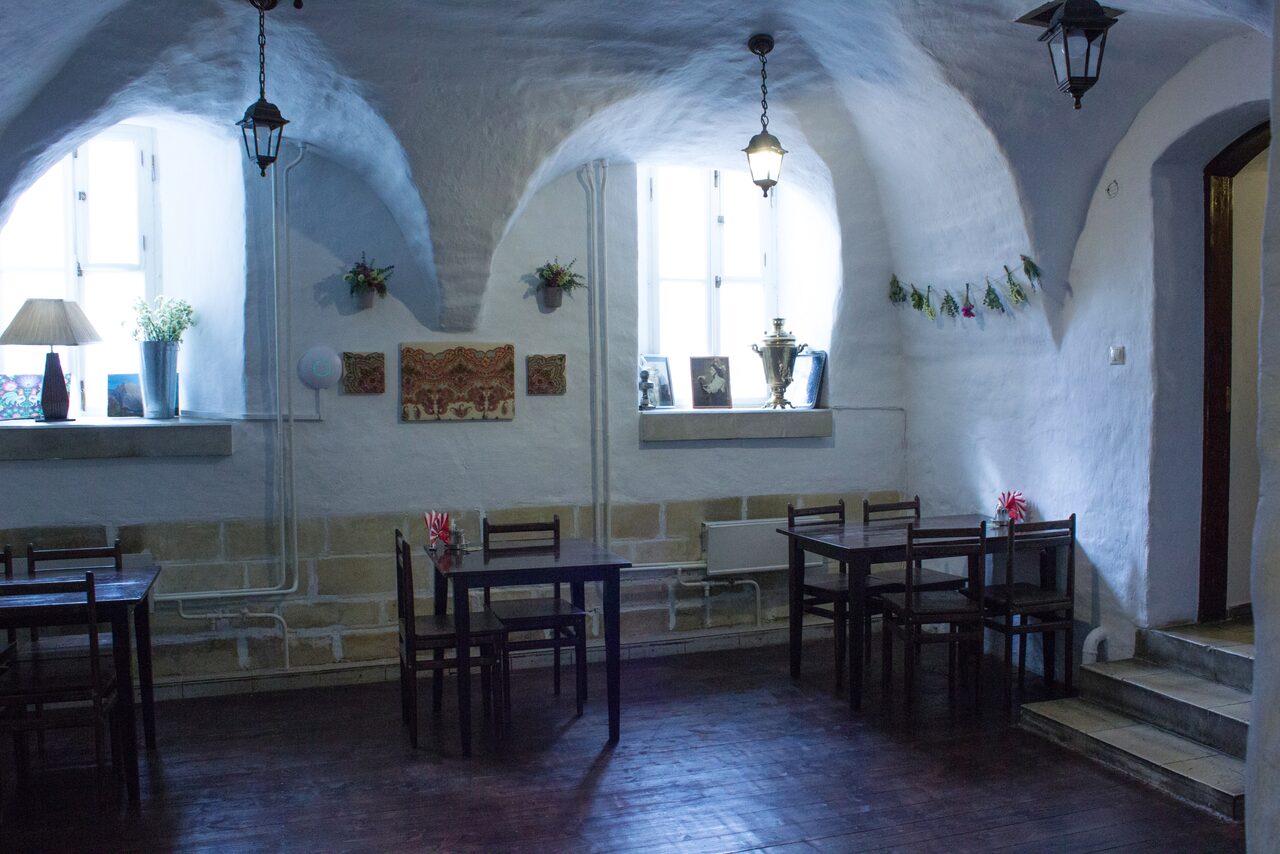 Арендовать Андеграунд клуб Гарцующий Дредноут