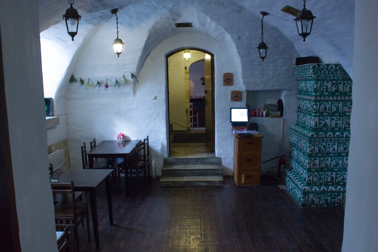 Арендовать Андеграунд клуб Гарцующий Дредноут