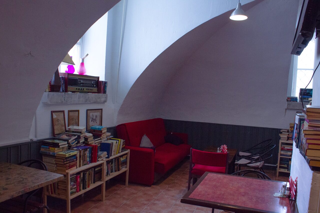 Арендовать Андеграунд клуб Гарцующий Дредноут