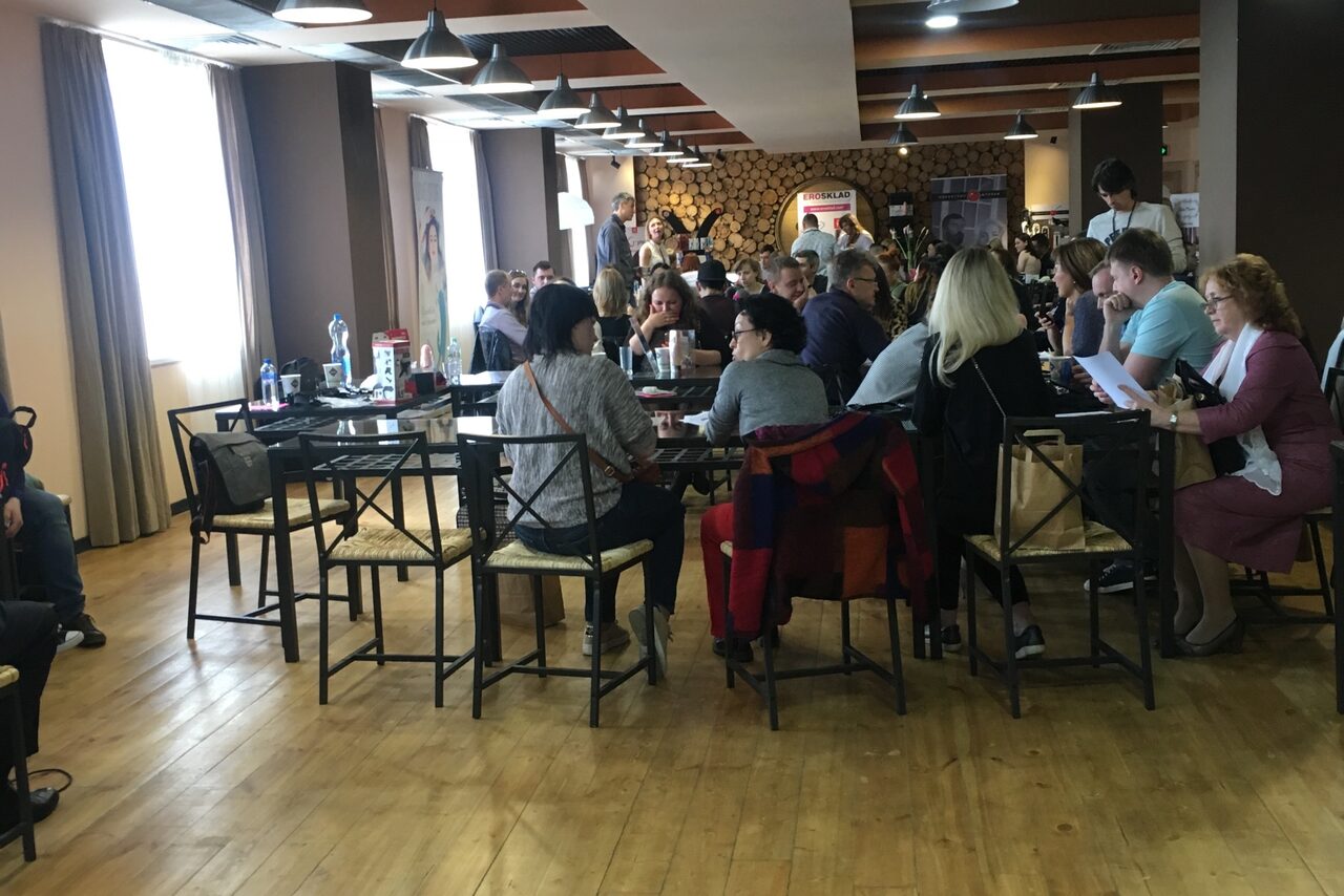 Арендовать StolOFFka Дизайнерский конференц-зал