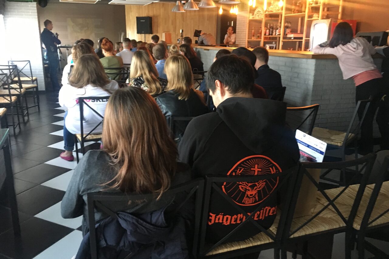 Арендовать StolOFFka Дизайнерский конференц-зал