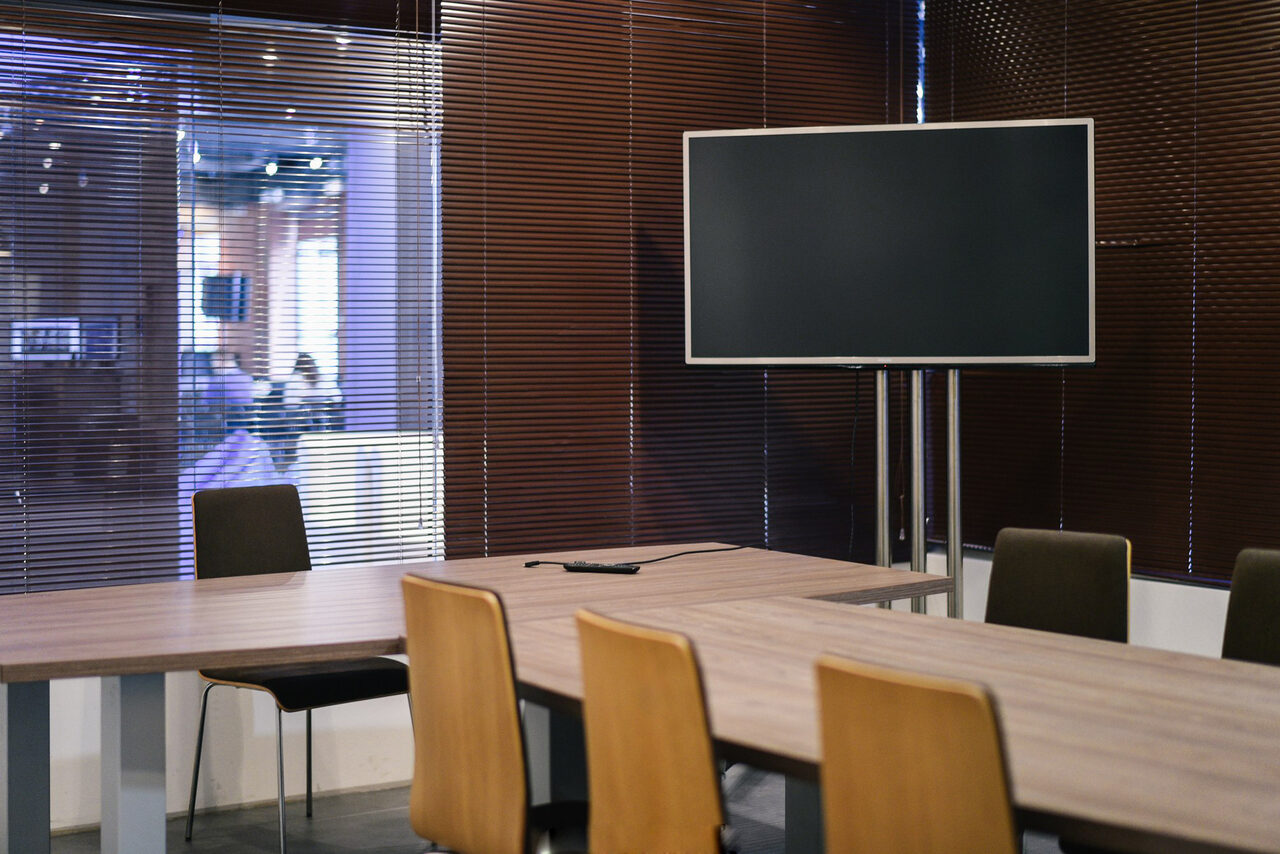 Арендовать Deworkacy Красный Октябрь Стильная переговорная