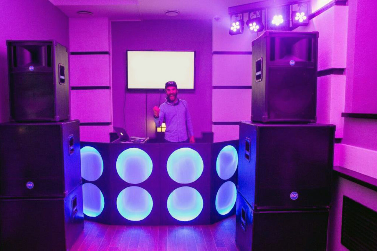 Арендовать Клуб Ведущих Лофт с оборудованием 