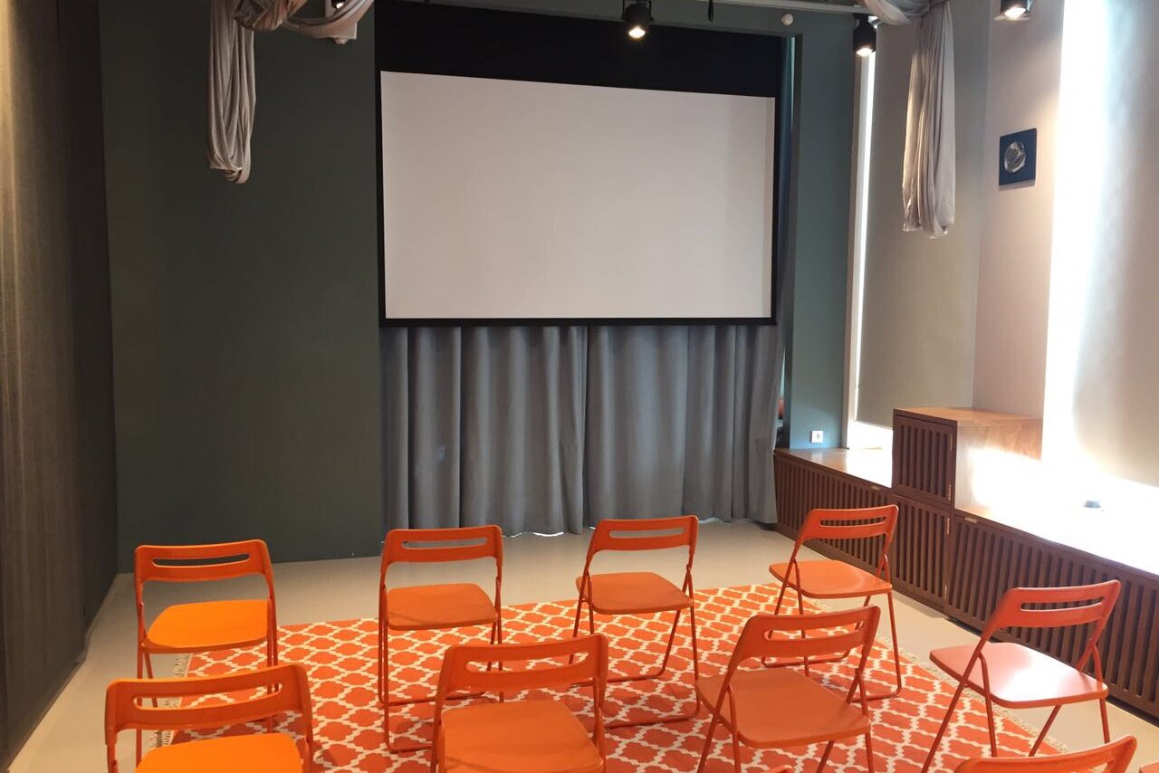 Арендовать DAR Smolny Club