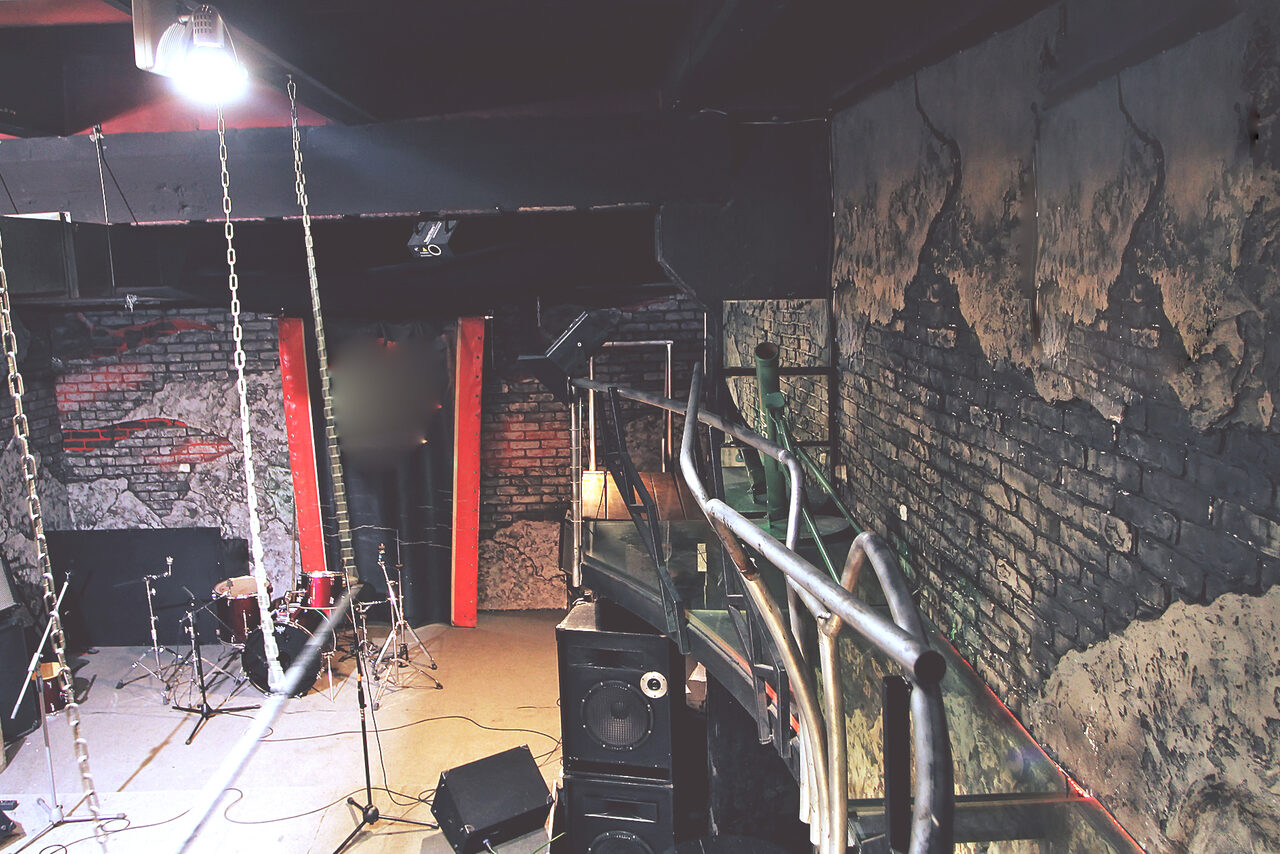 Арендовать Брутальный лофт с барной стойкой