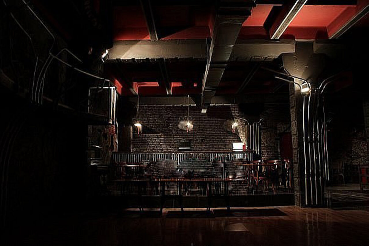 Арендовать Брутальный лофт с барной стойкой