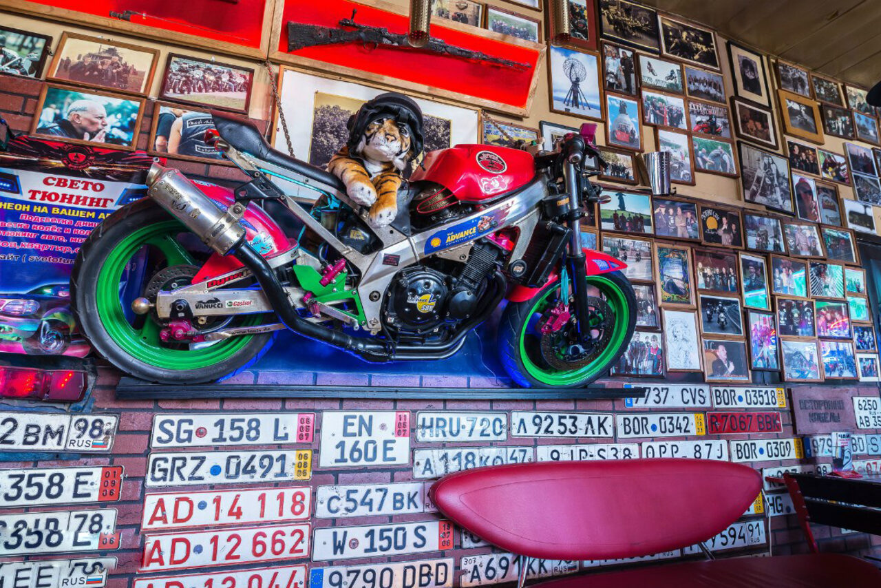 Арендовать Брутальный лофт с барной стойкой