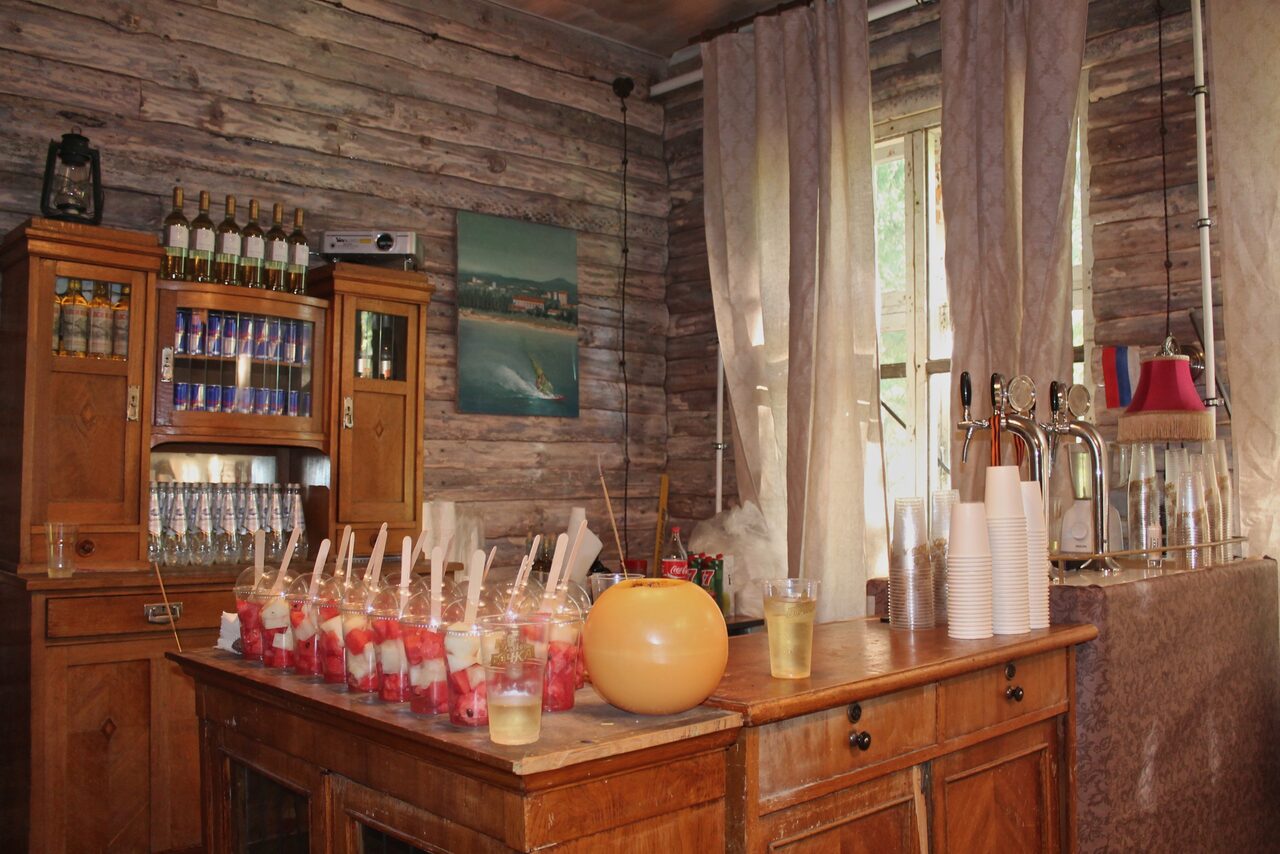 Арендовать загородный клуб "Партизан" в лесу под Истрой