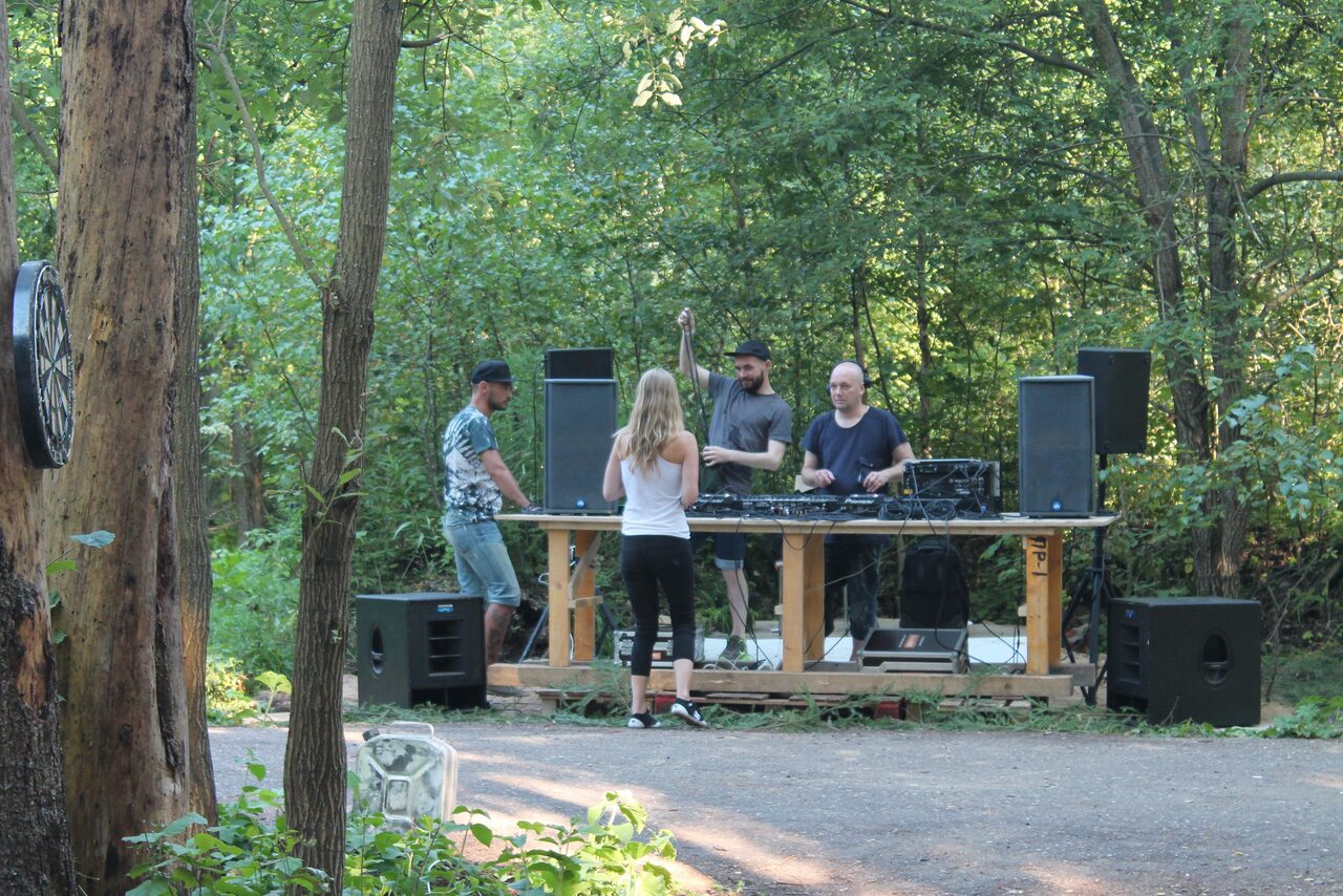 Арендовать загородный клуб "Партизан" в лесу под Истрой