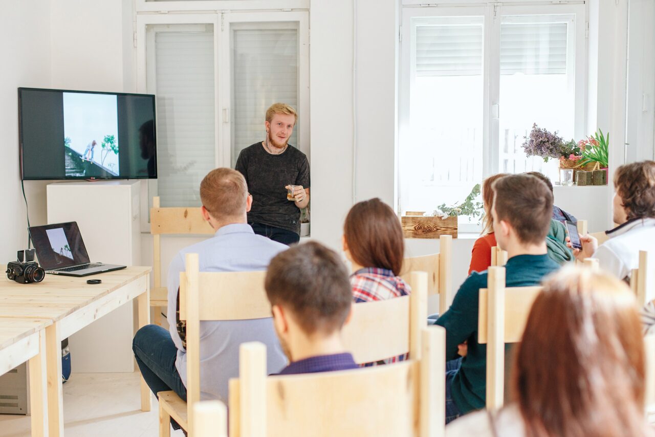 Арендовать Cloud Nine. Арт-пространство на мансардном этаже