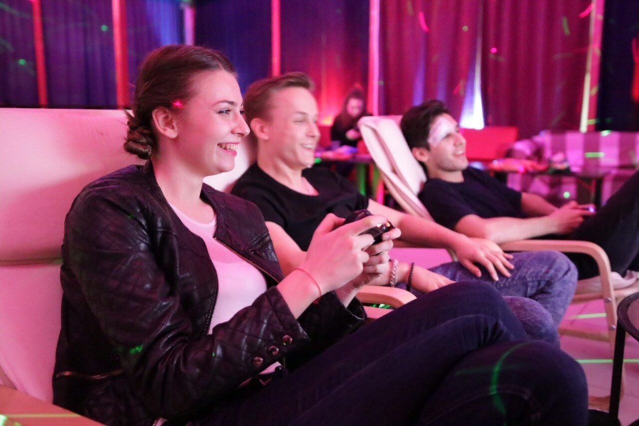 Арендовать Cosmo lounge loft&smouke. Лофт с настольными играми в ТЦ