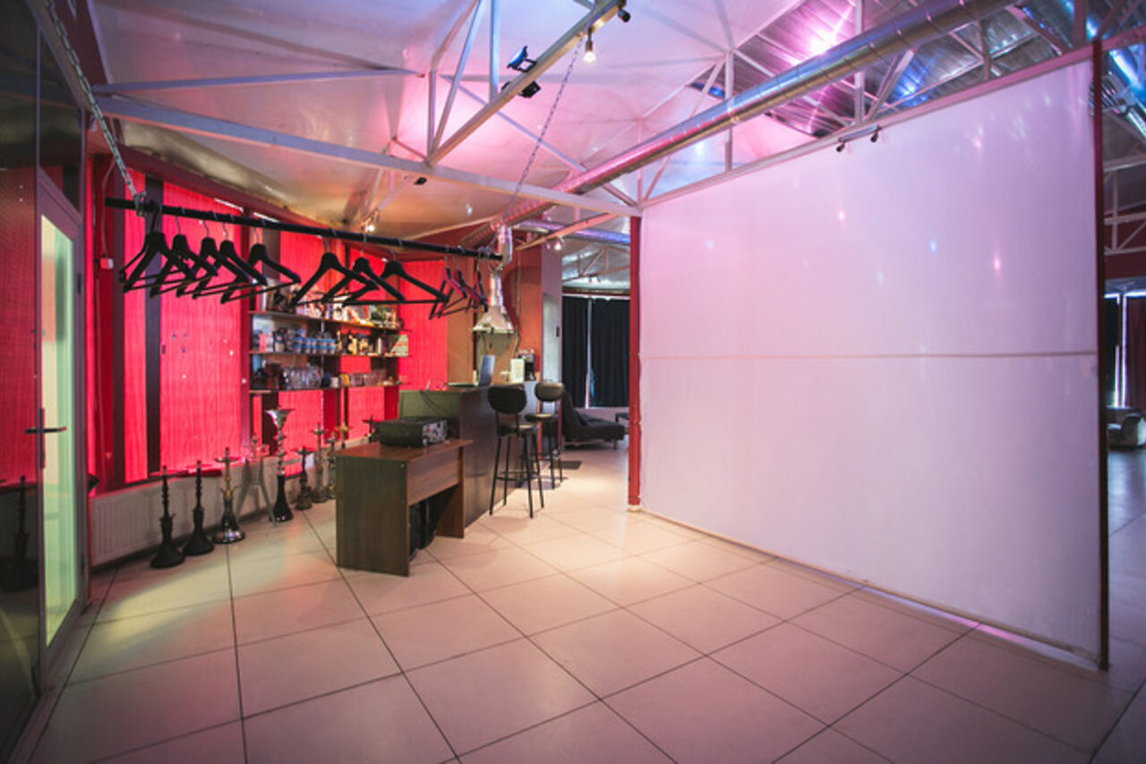 Арендовать Cosmo lounge loft&smouke. Лофт с настольными играми в ТЦ