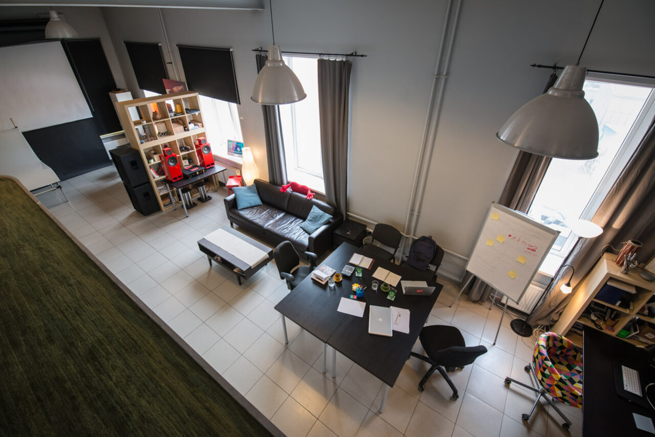 Арендовать Флакон Loft-студия с балконом