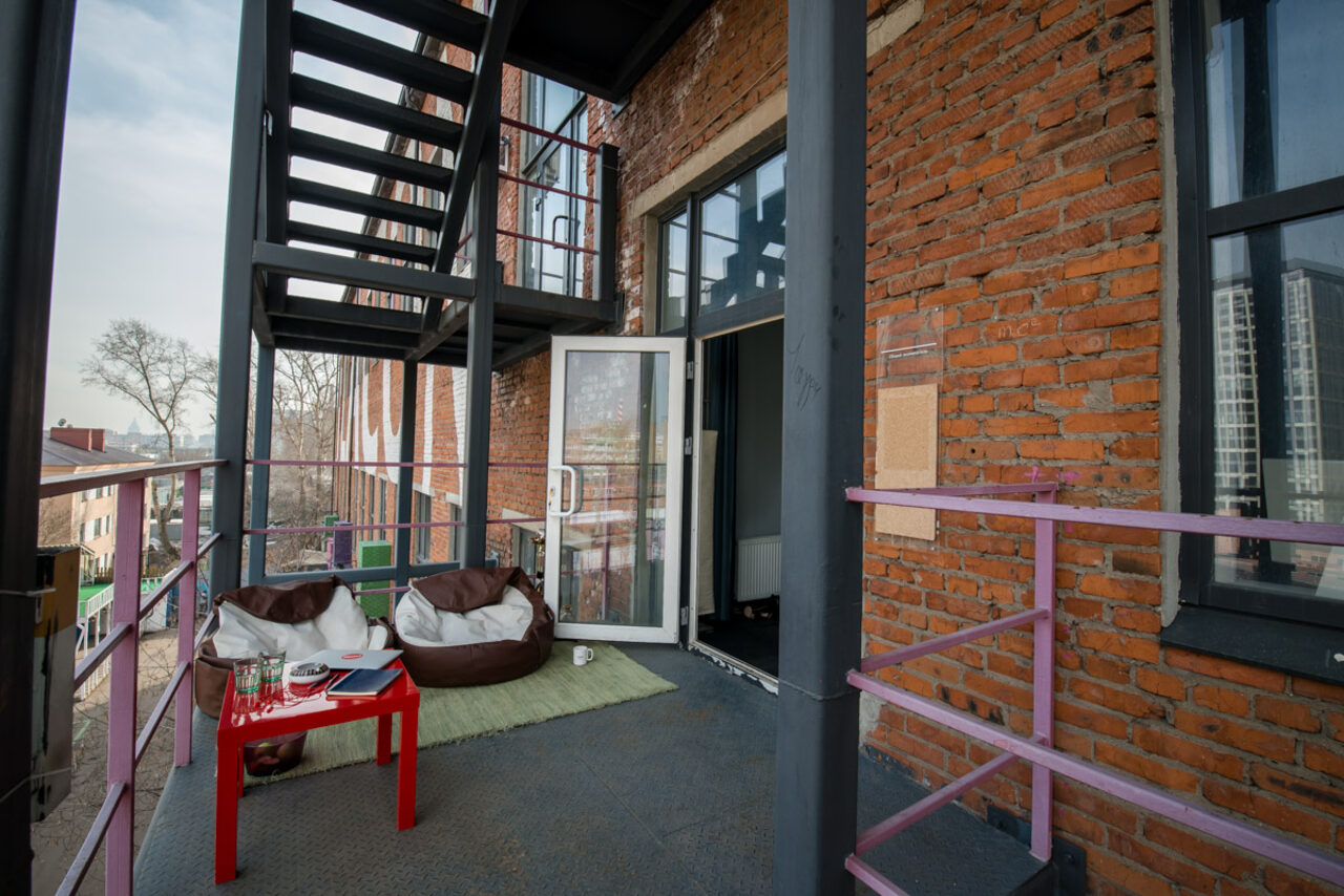 Арендовать Флакон Loft-студия с балконом