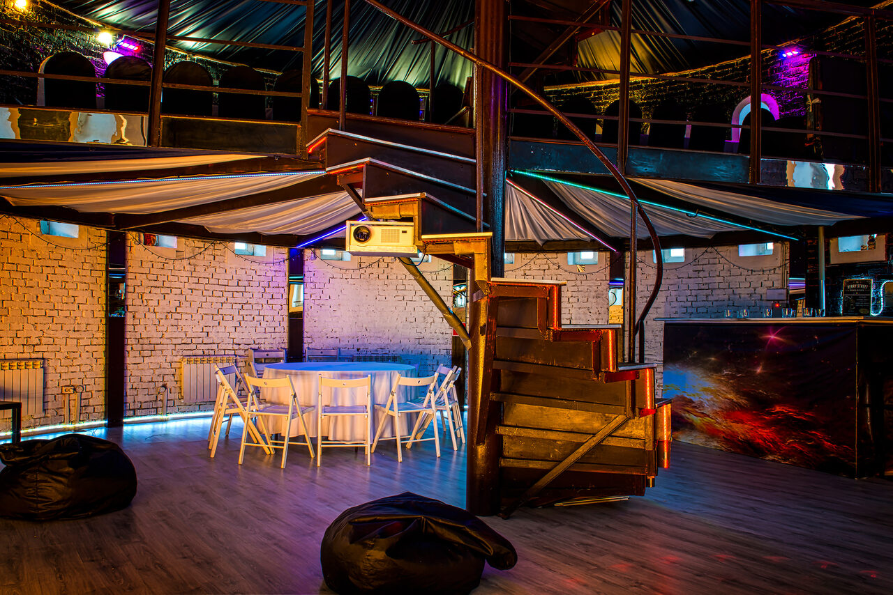 Арендовать CASTLE LOFT. Круглый лофт в Кремле