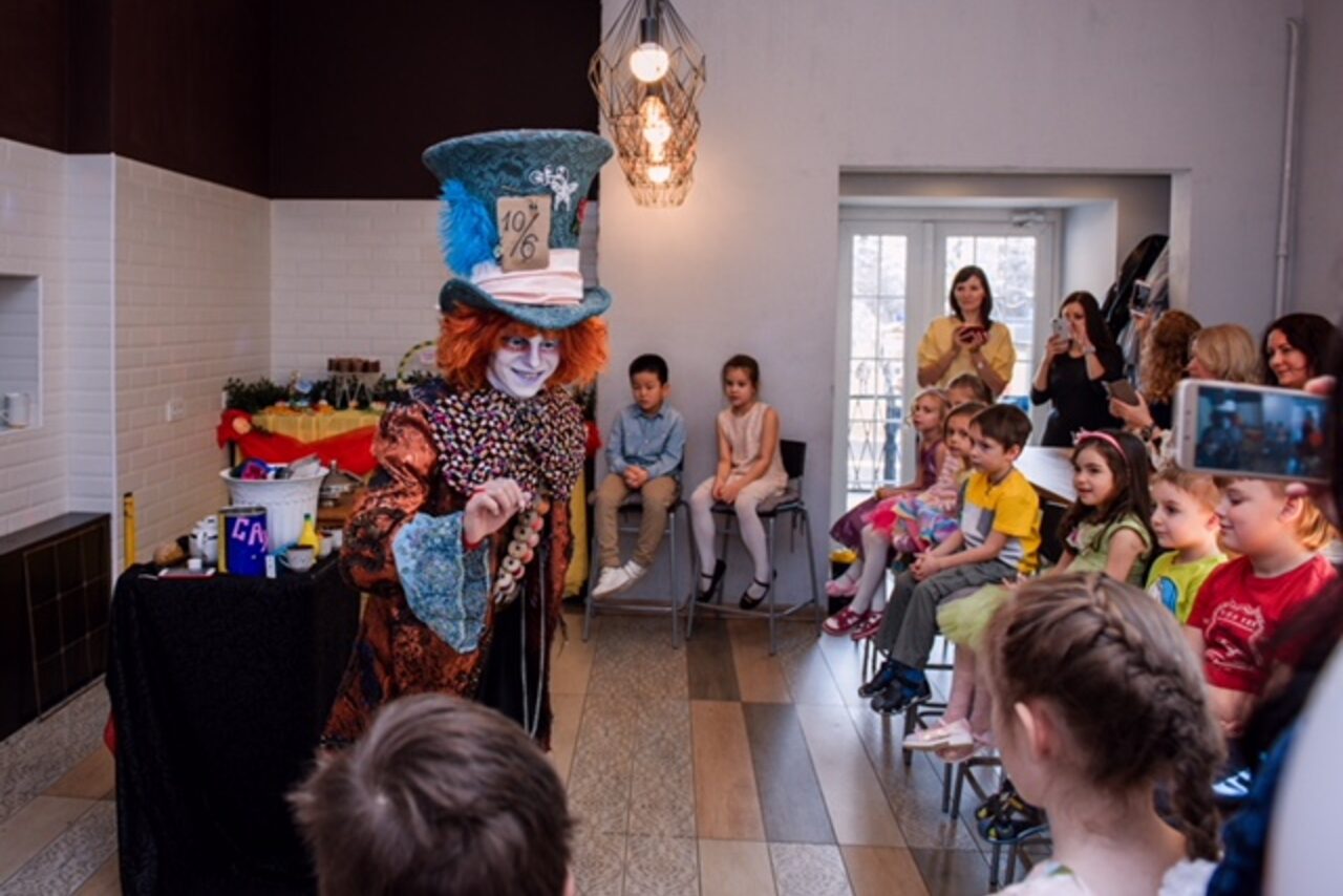 Арендовать Небольшой лофт с кухонькой 