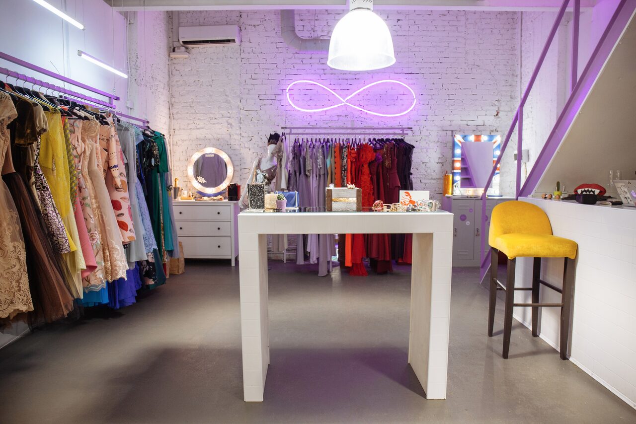 Арендовать Бесконечная гардеробная Фотогеничный лофт 