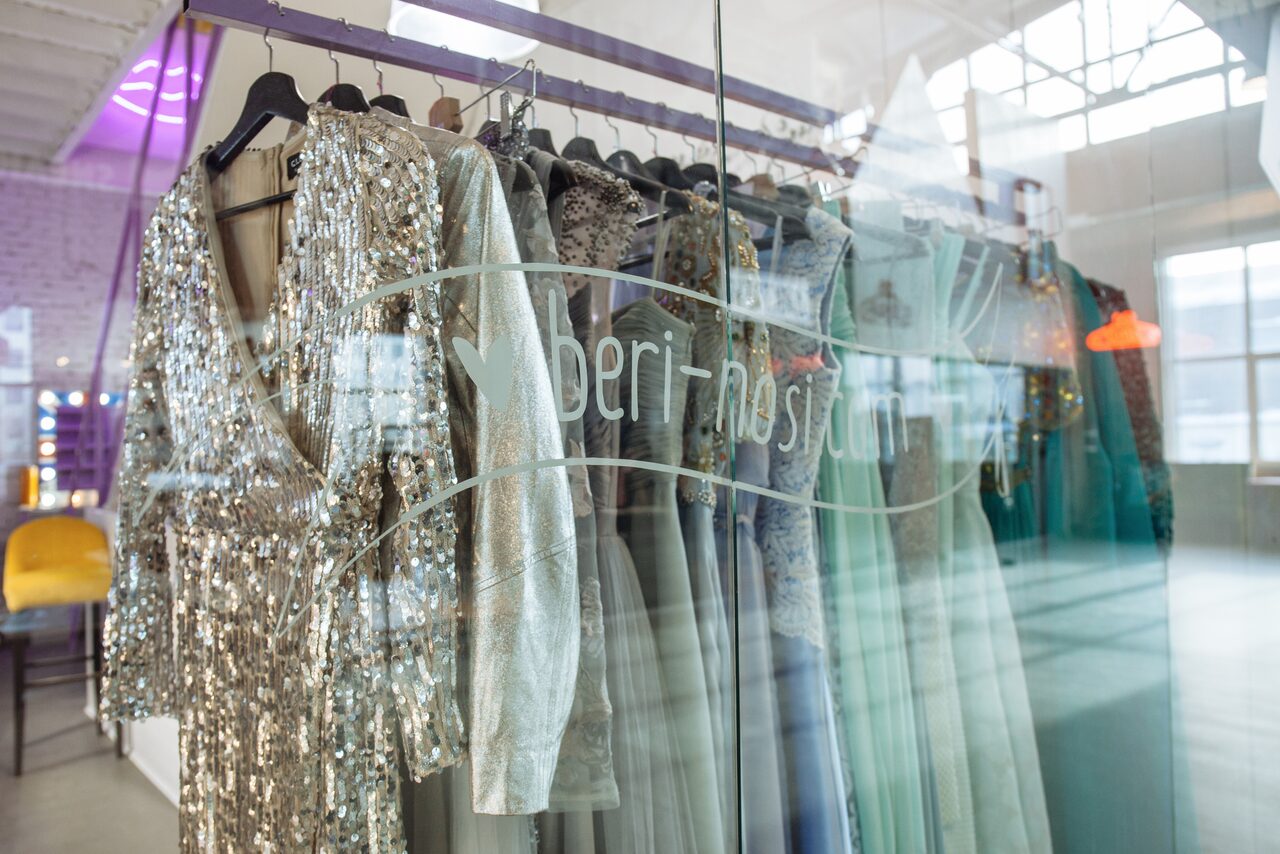 Арендовать Бесконечная гардеробная Фотогеничный лофт 