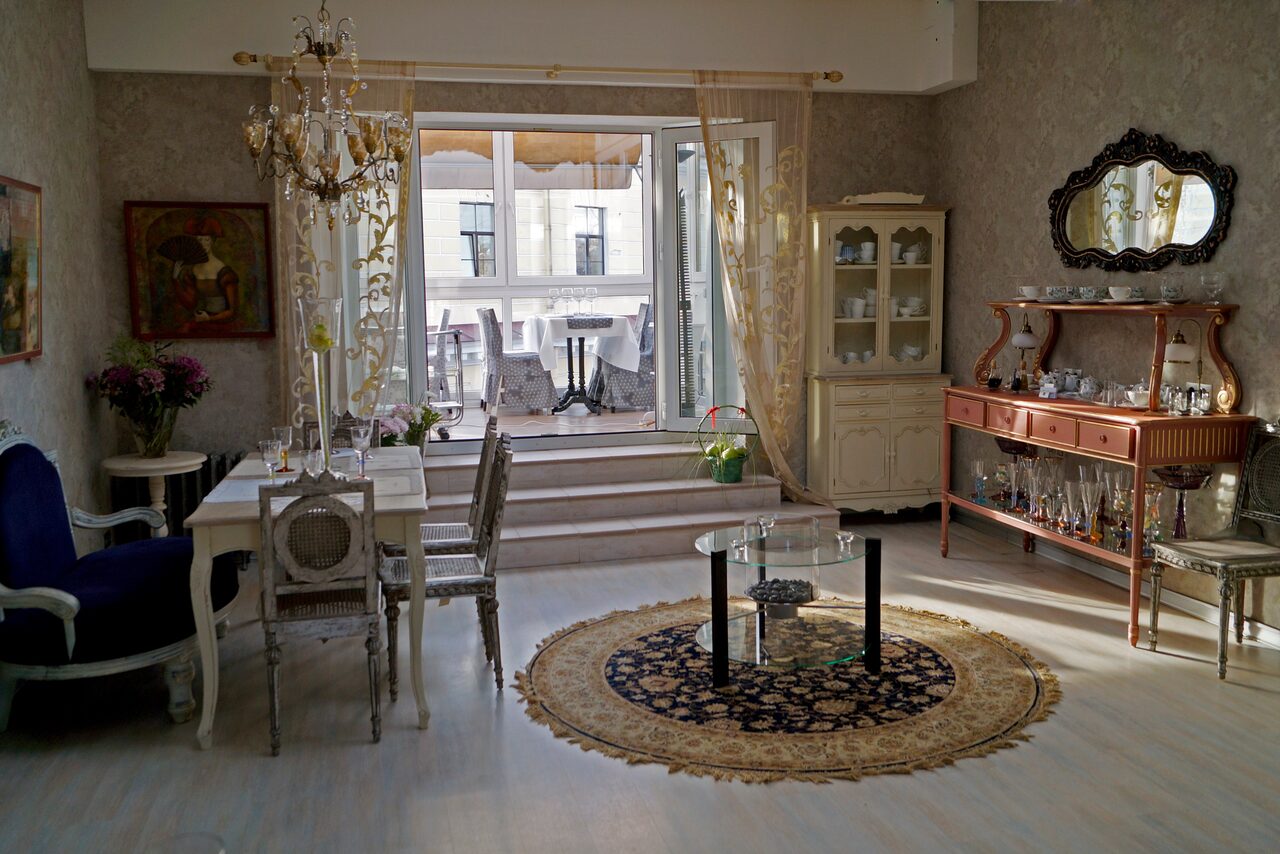 Арендовать Галерея искусств и ресторан "Чердак Художника"