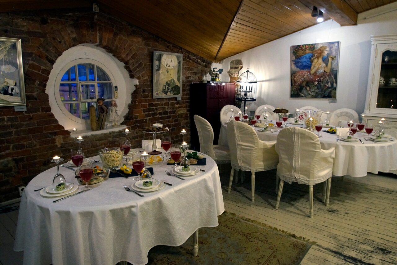 Арендовать Галерея искусств и ресторан "Чердак Художника"