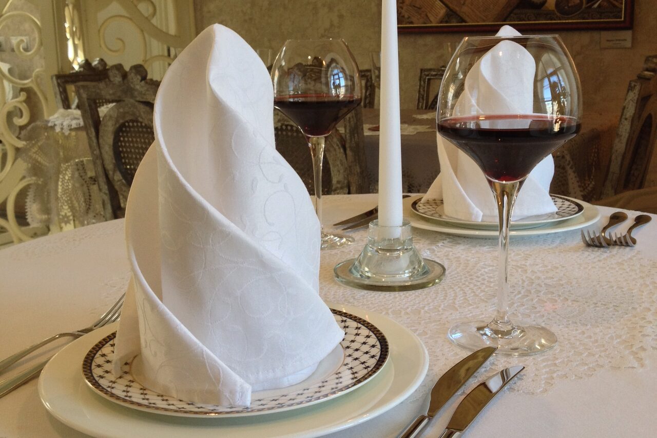 Арендовать Галерея искусств и ресторан "Чердак Художника"