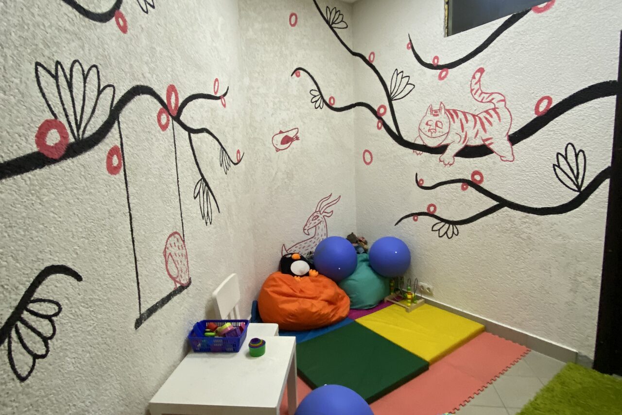 Арендовать Акваклуб FAMILIA Светлый кабинет в арт-пространстве