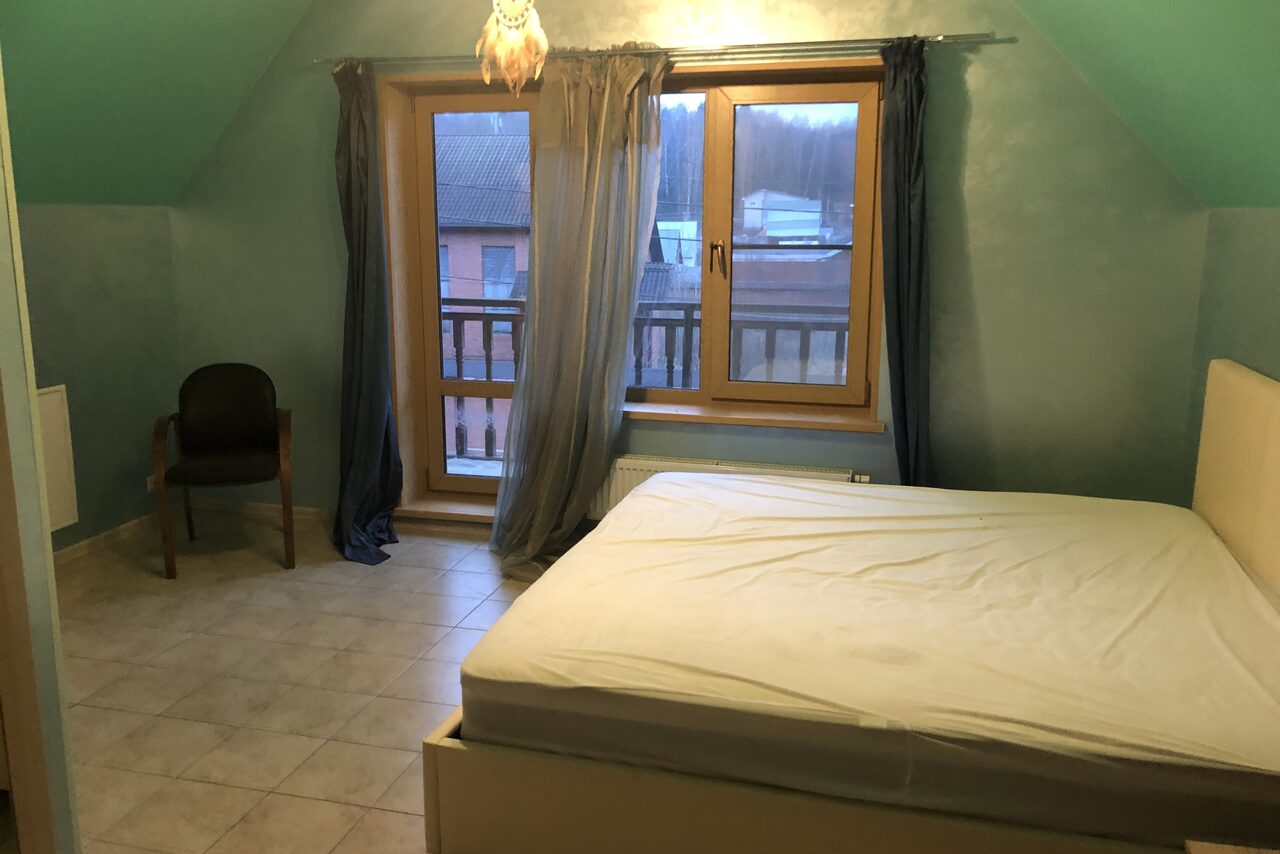 Арендовать Загородный дом с камином 