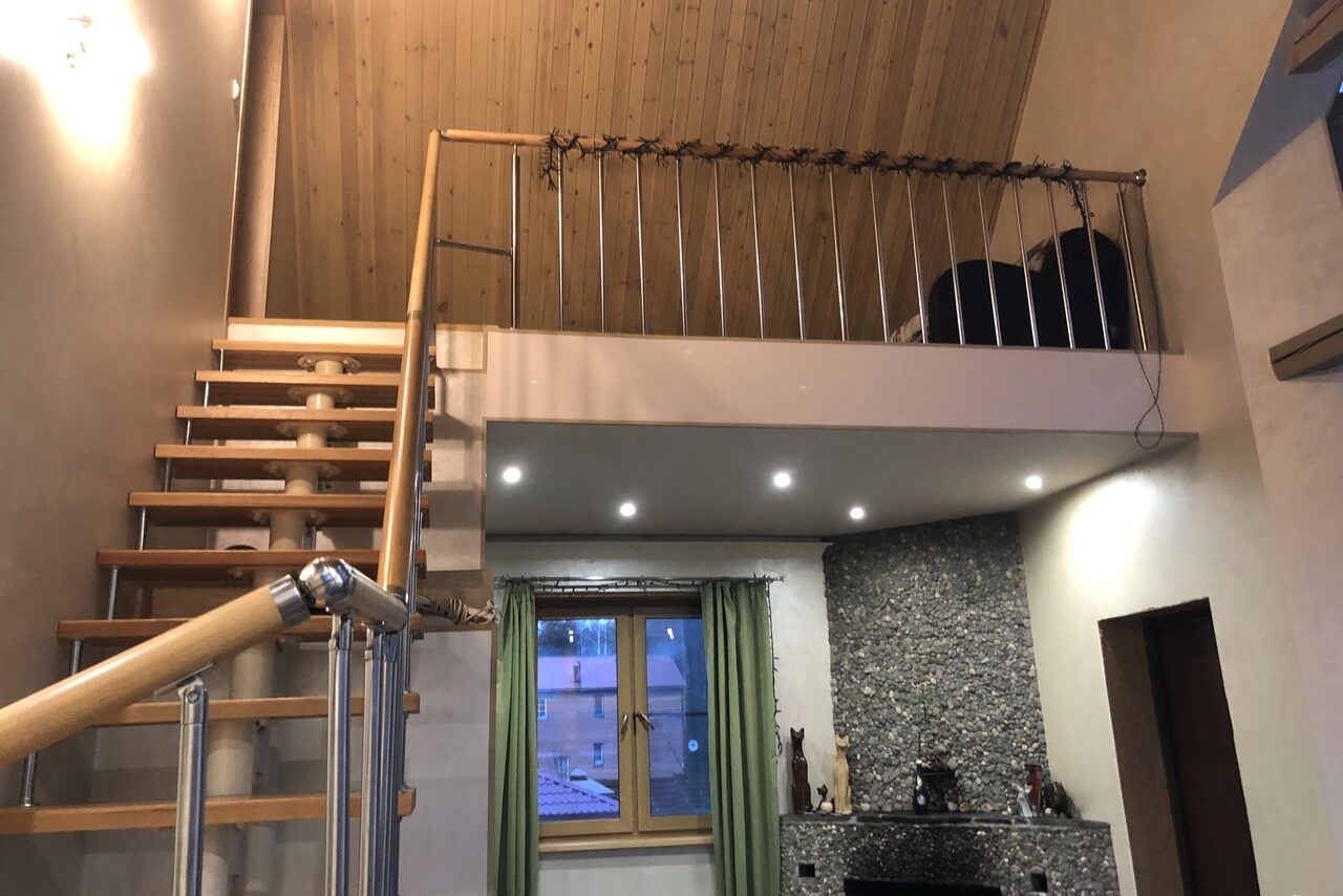 Арендовать Загородный дом с камином 