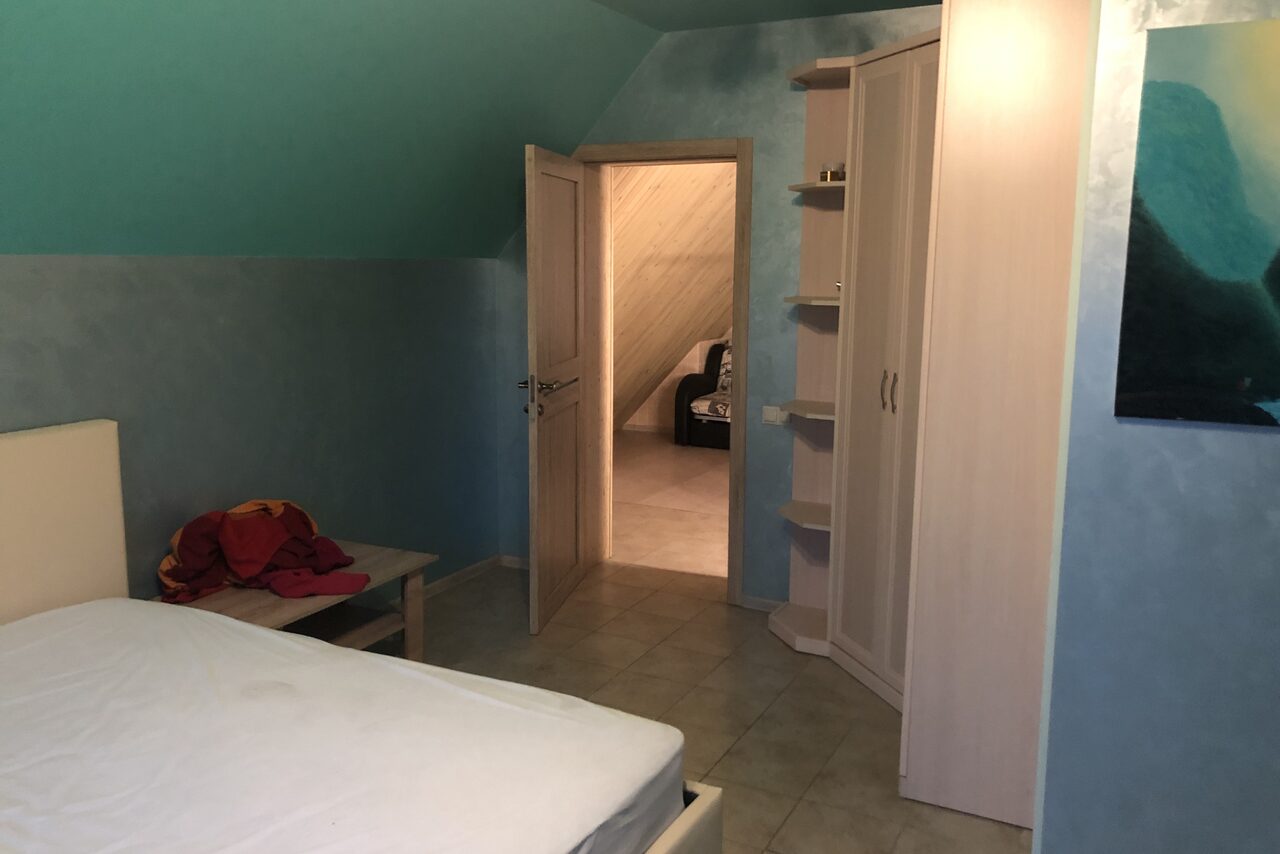 Арендовать Загородный дом с камином 