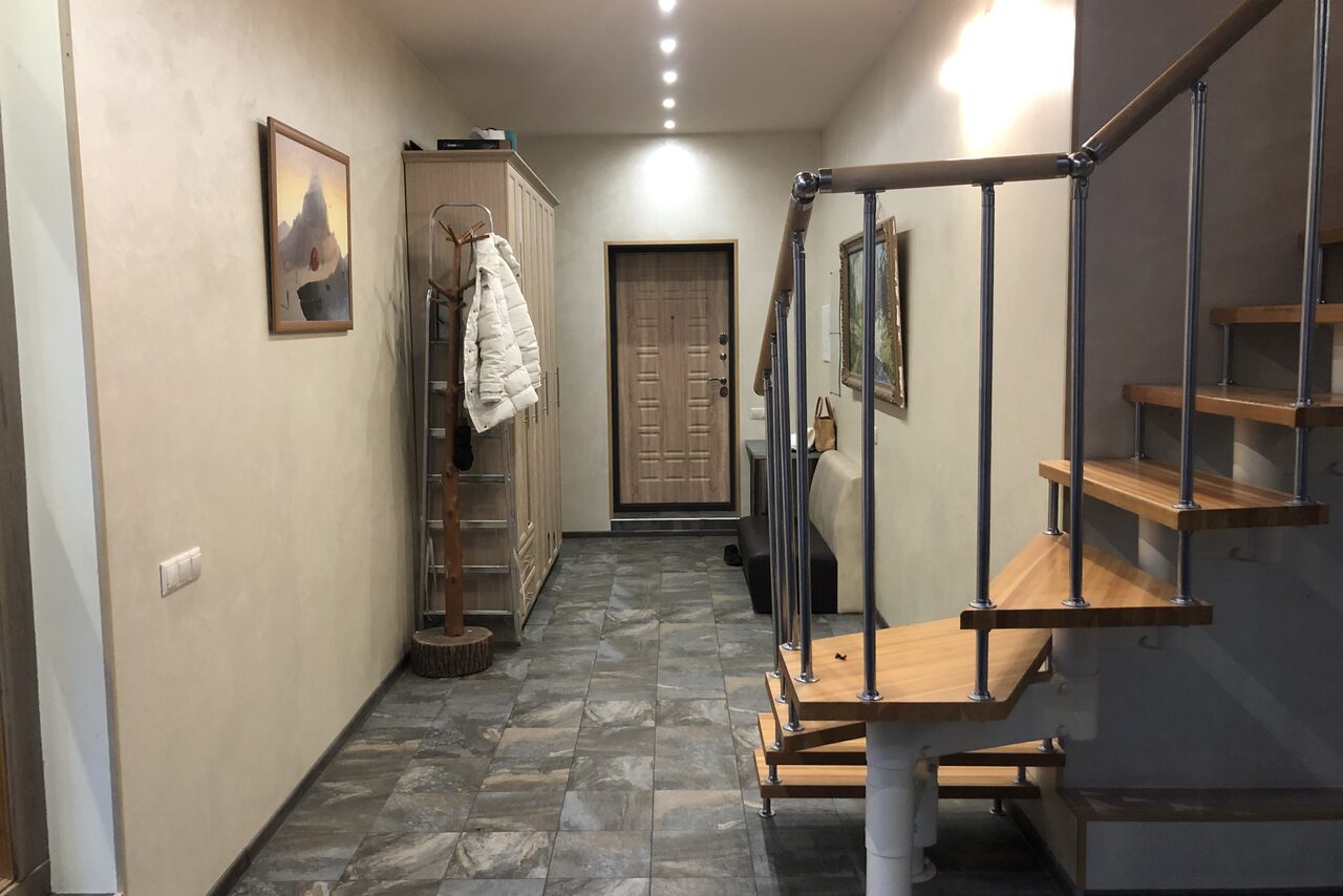 Арендовать Загородный дом с камином 