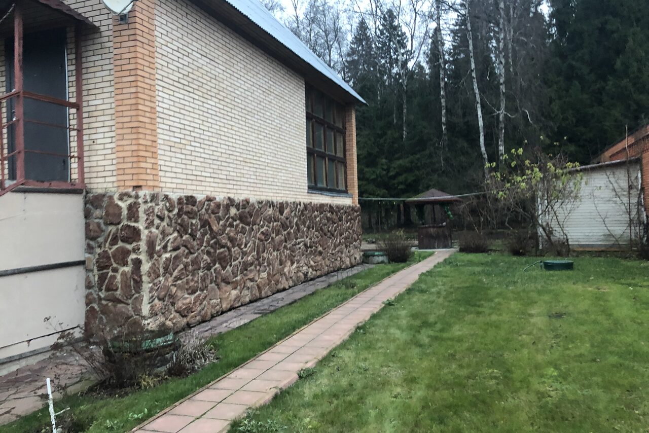 Арендовать Загородный дом с камином 