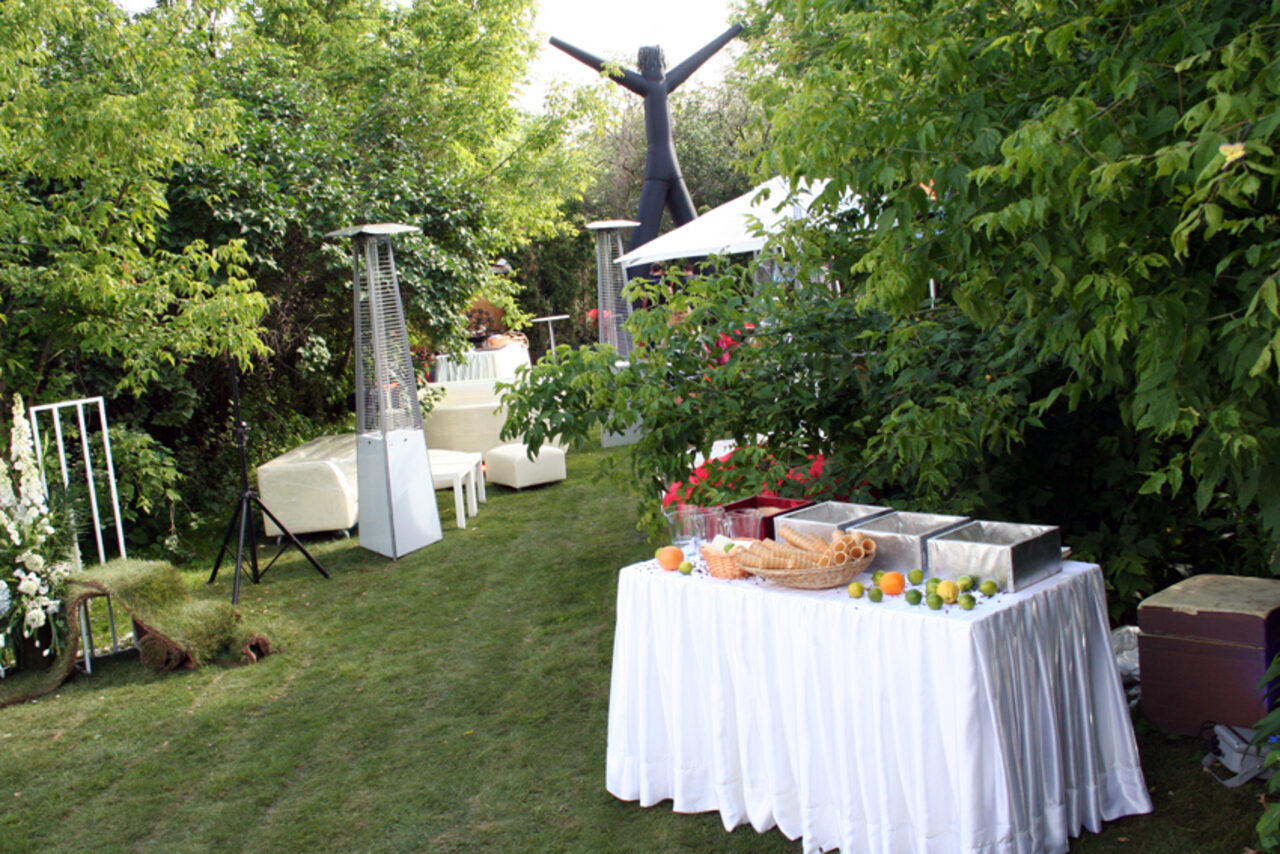 Арендовать Терраса в волшебном саду