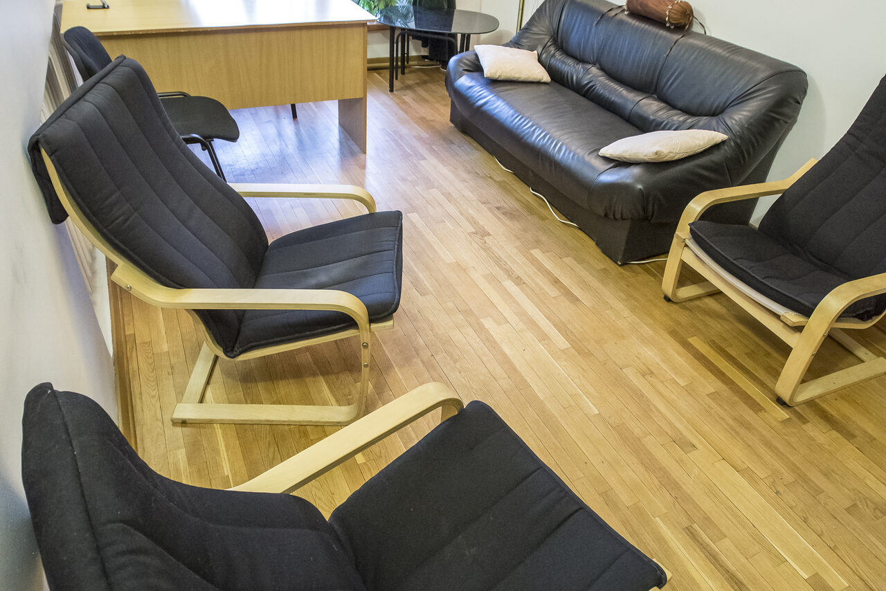 Арендовать Академия развития Личности Оборудованный кабинет в центре