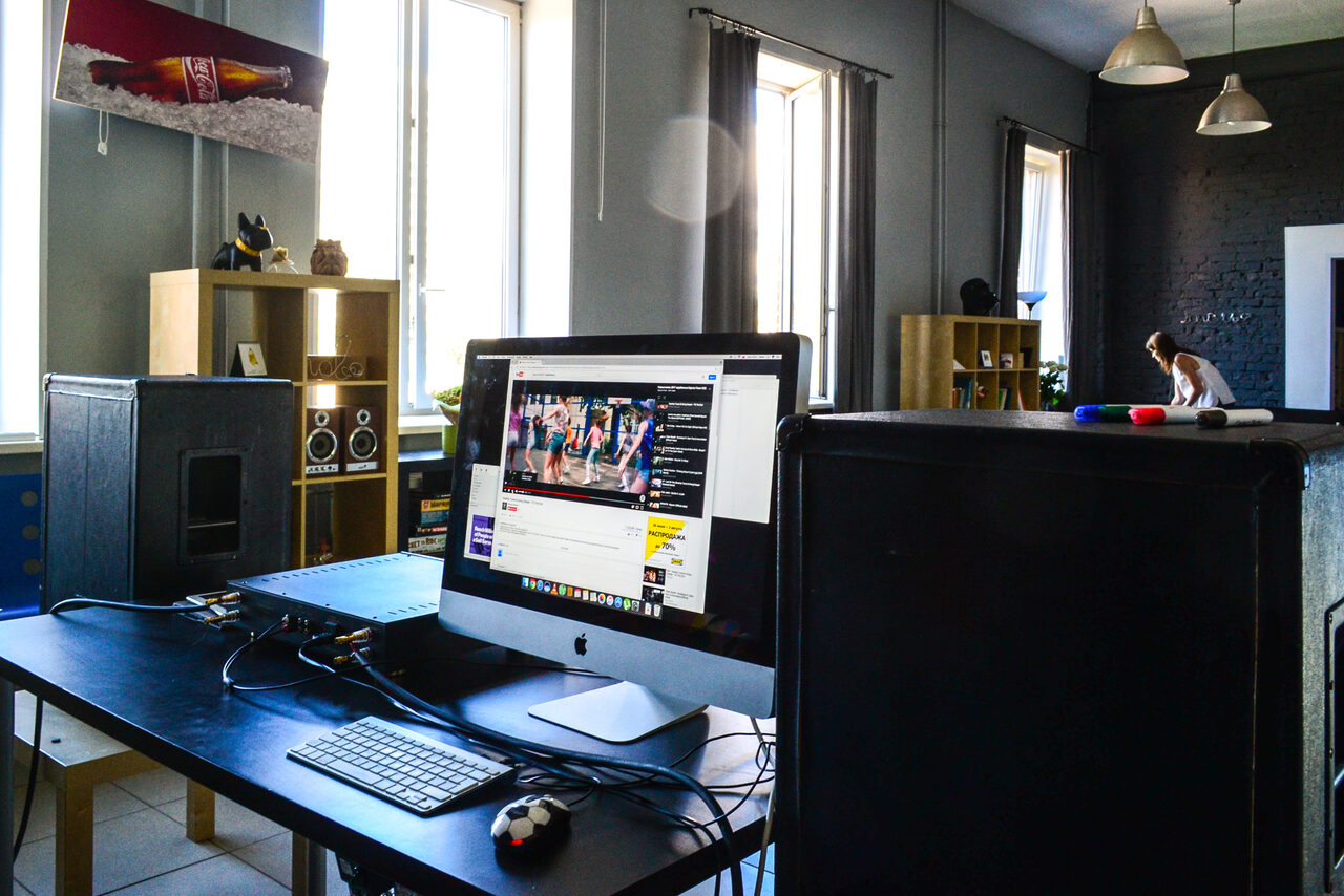 Арендовать Флакон Двухъярусный лофт с кухней 