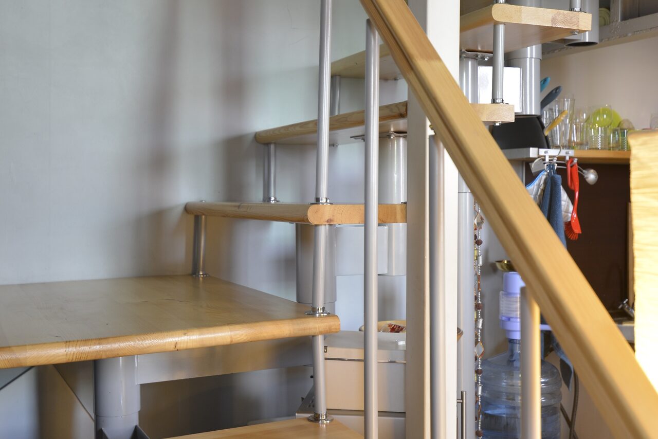 Арендовать Флакон Двухъярусный лофт с кухней 