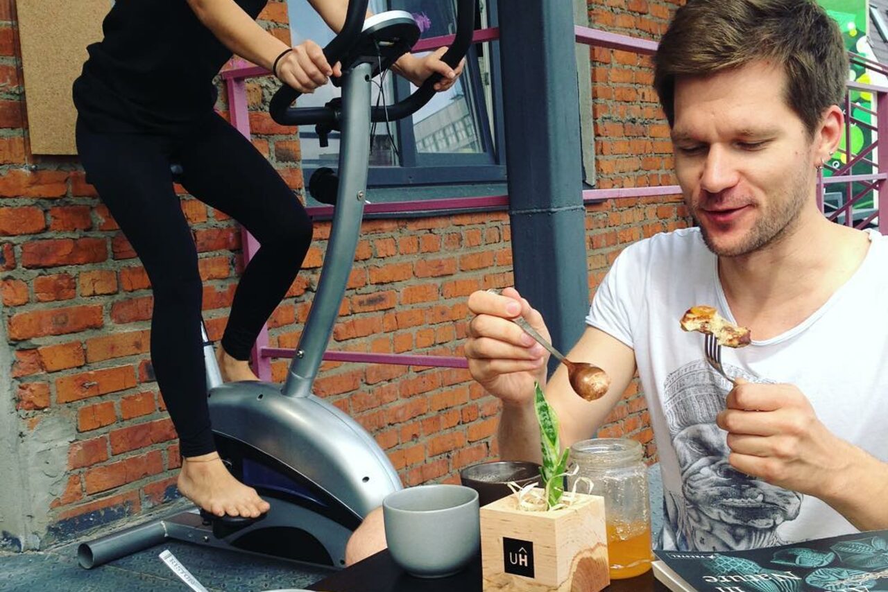 Арендовать Флакон Двухъярусный лофт с кухней 