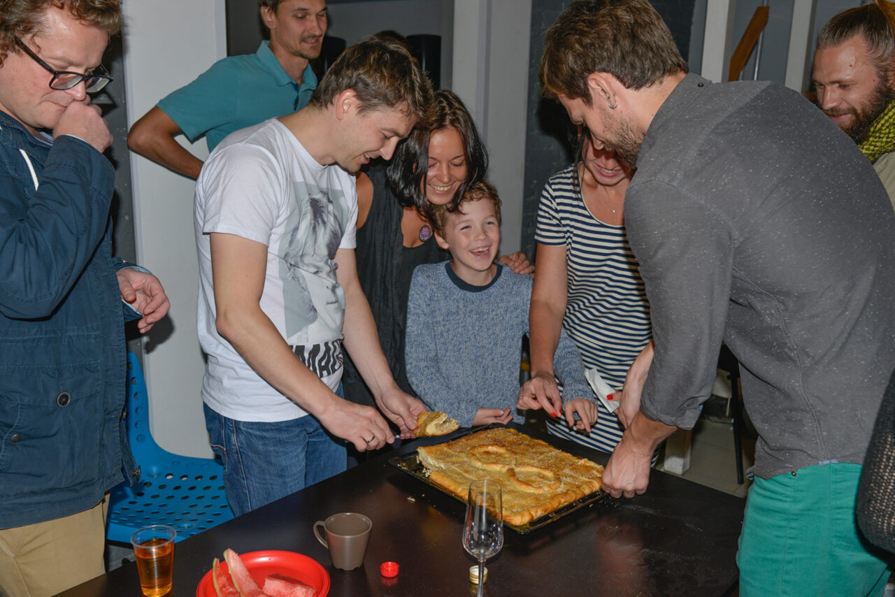 Арендовать Флакон Двухъярусный лофт с кухней 