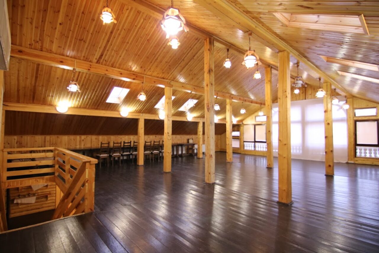 Арендовать Двухэтажный деревянный лофт